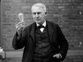 На самом деле Эдисон не изобретал лампу накаливания. Но все равно изменил мир